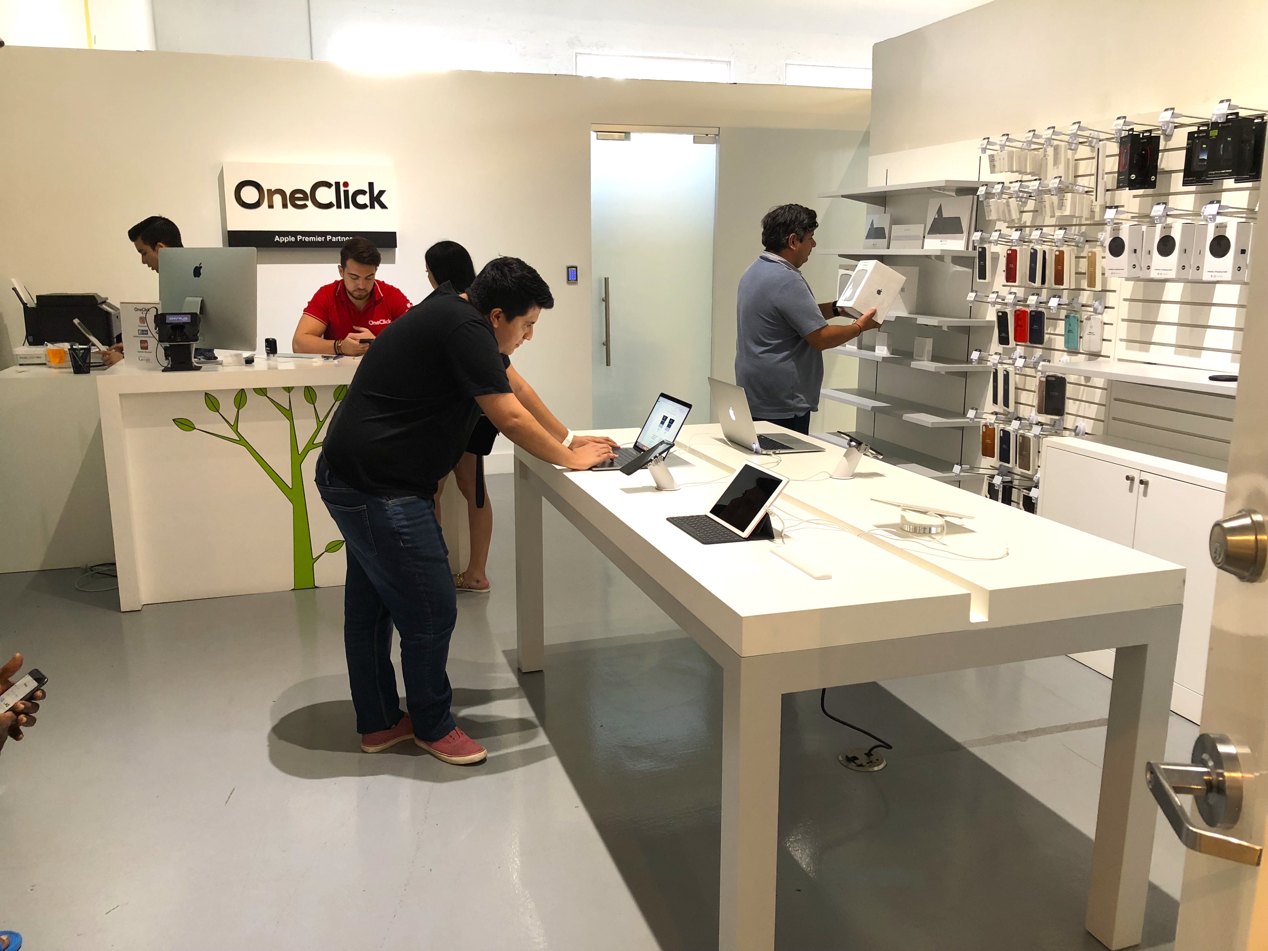 one click store interior