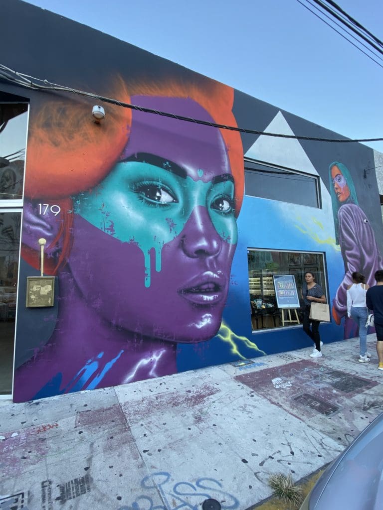 Fin DAC mural
